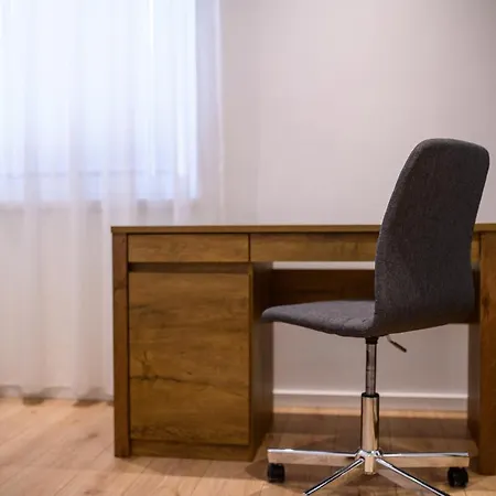 Daire Beautiful Modern With Large Livingroom *